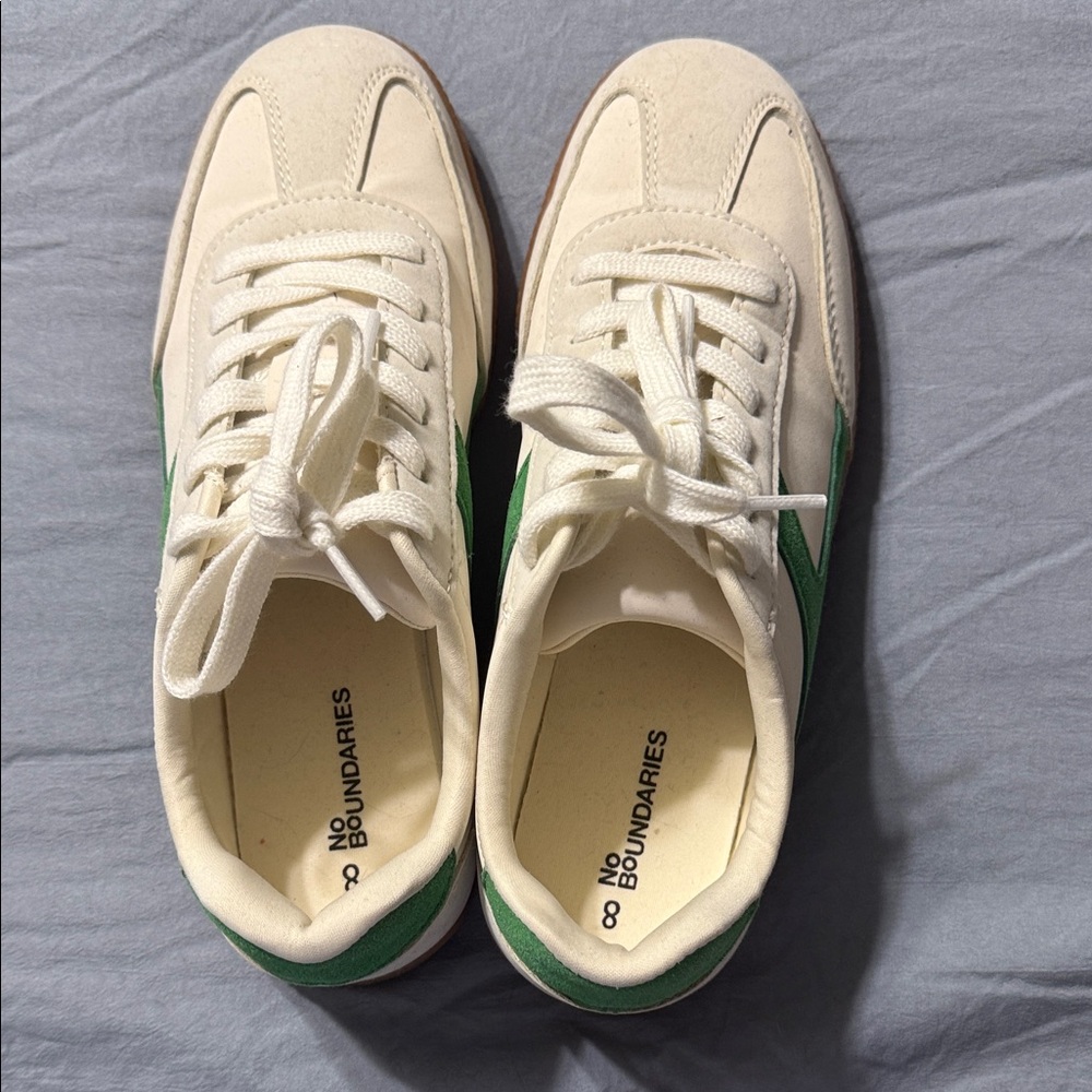 No Boundaries Off-White and Green Casual Sneakers